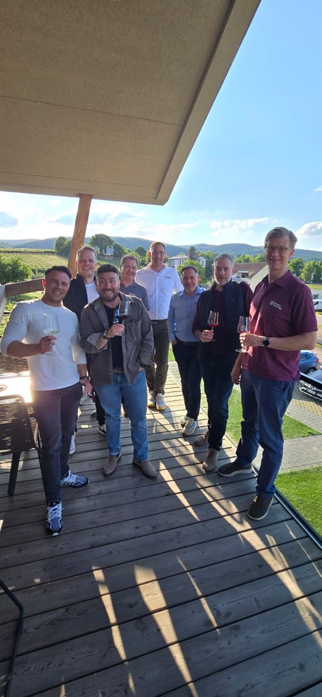 Teilnehmerrunde beim Ausklang auf der Terrasse
